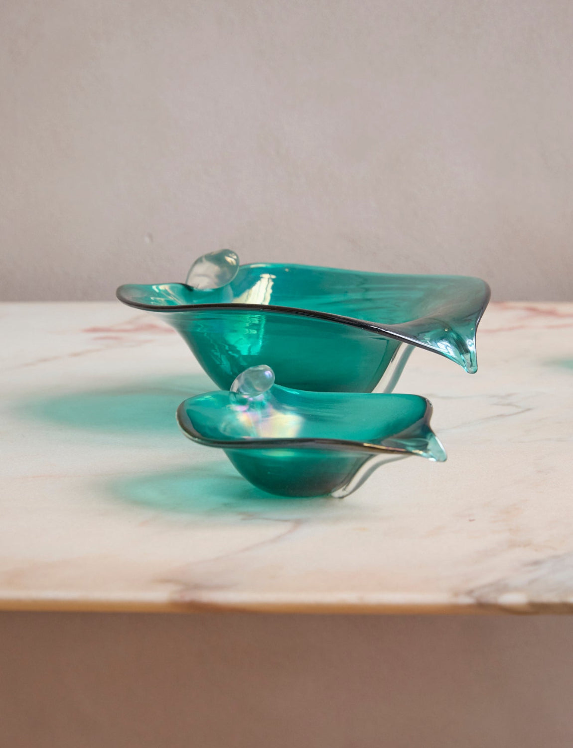 1950s Hand-blown Murano Glass Leaf Serving bowl and six fruit bowls by Alfredo Barbini