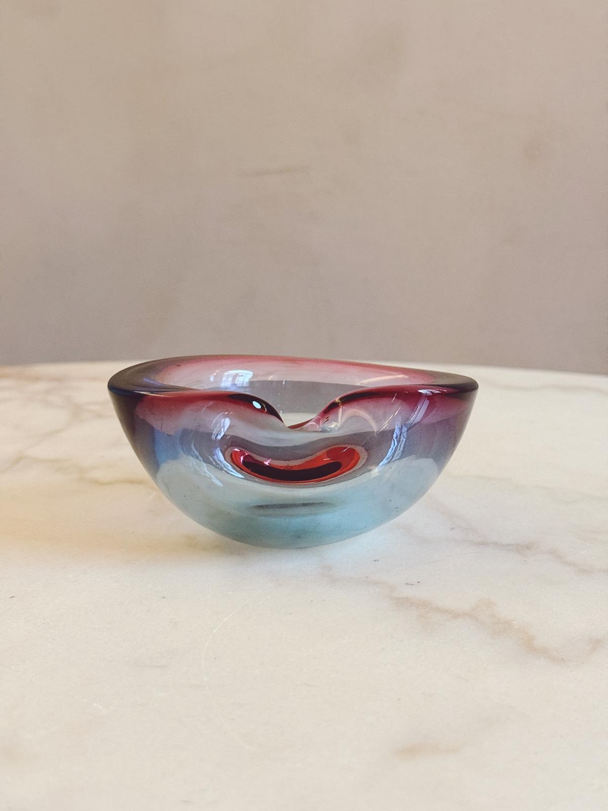 1970s Small Pale Pinks and Blue Murano Glass Bowl