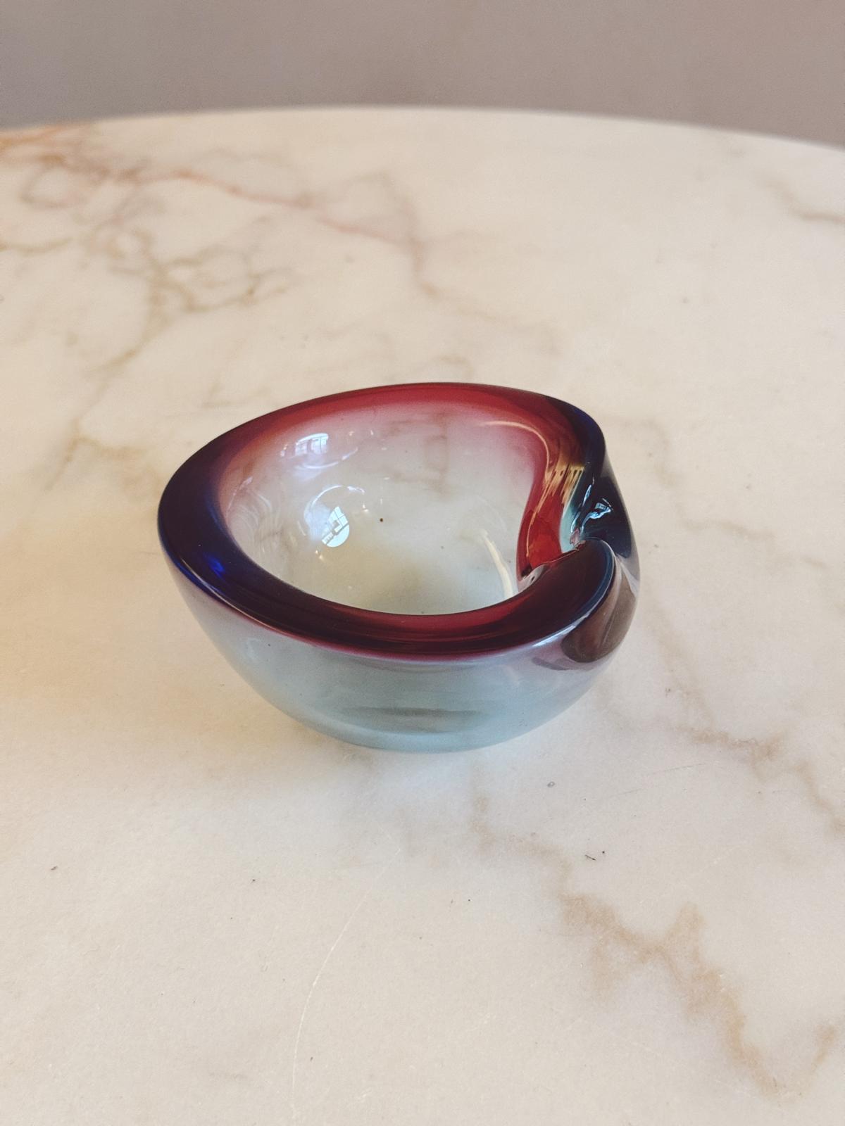 1970s Small Pale Pinks and Blue Murano Glass Bowl