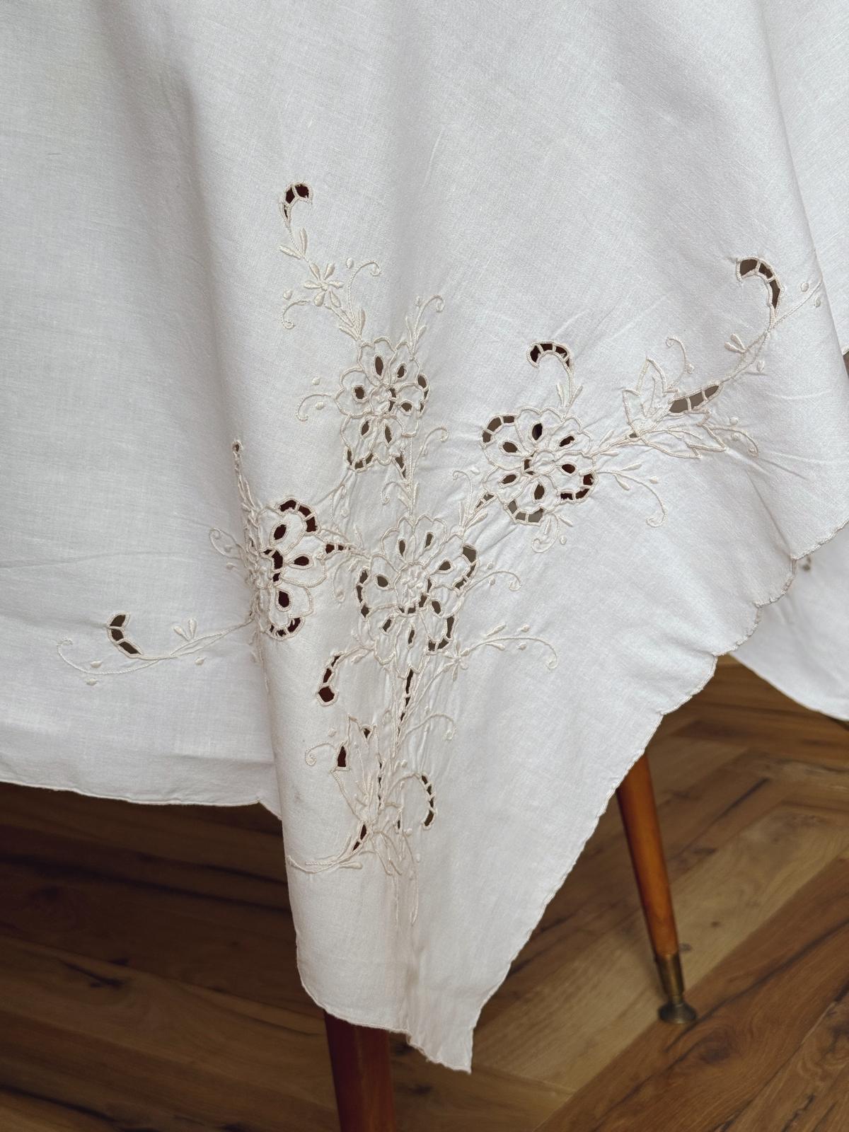 1950s Italian Tablecloth - Hand-embroidered 'ricamo a intaglio' technique