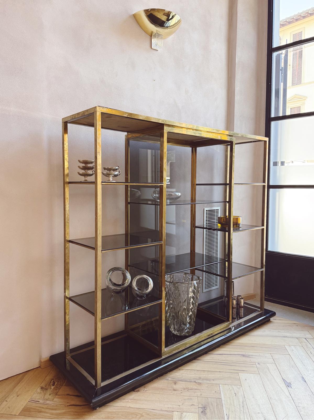 1970s Brass and Glass Italian Display Cabinet