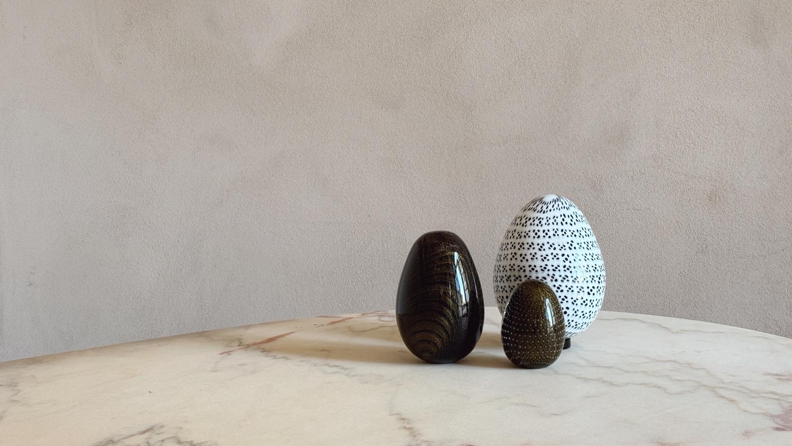 Pair of 1960s Venini Black & Gold hand-blown Murano Glass Signed Eggs