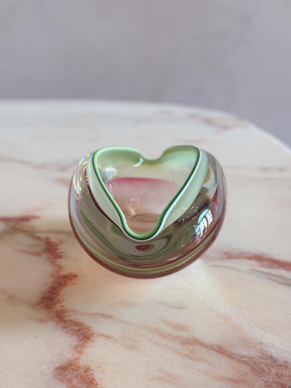 1960s Hand-blown Murano Seguso Pale Green and Pink Bowl