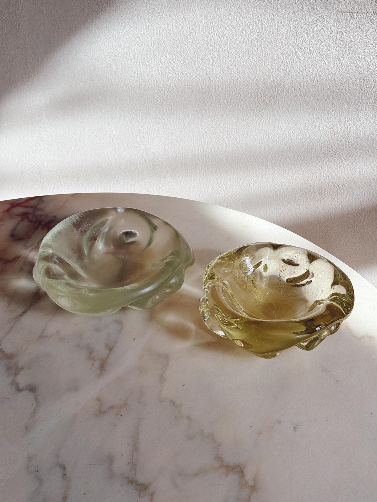 1960s Pair of Murano Glass Bowls in Frosted and Gold Leaf Glass