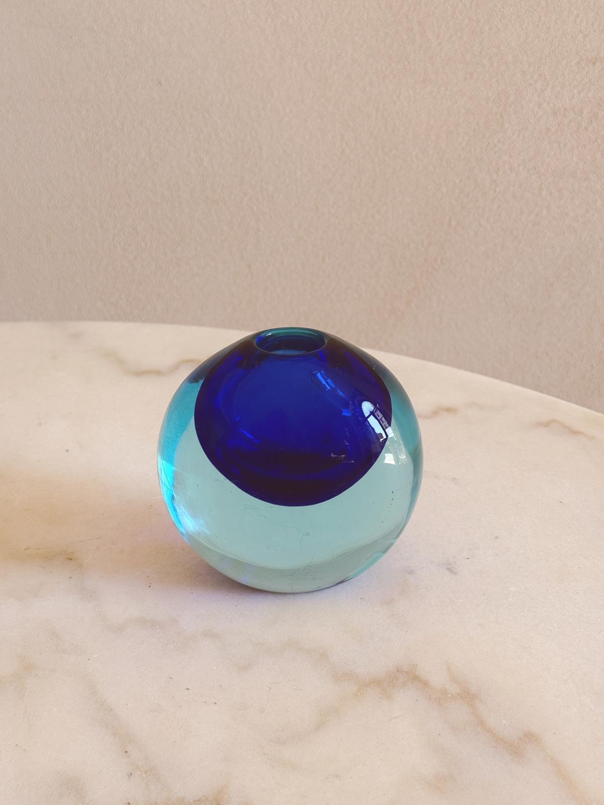 1970s Pair of Flavio Poli round sommerso Vase balls - blue and brown