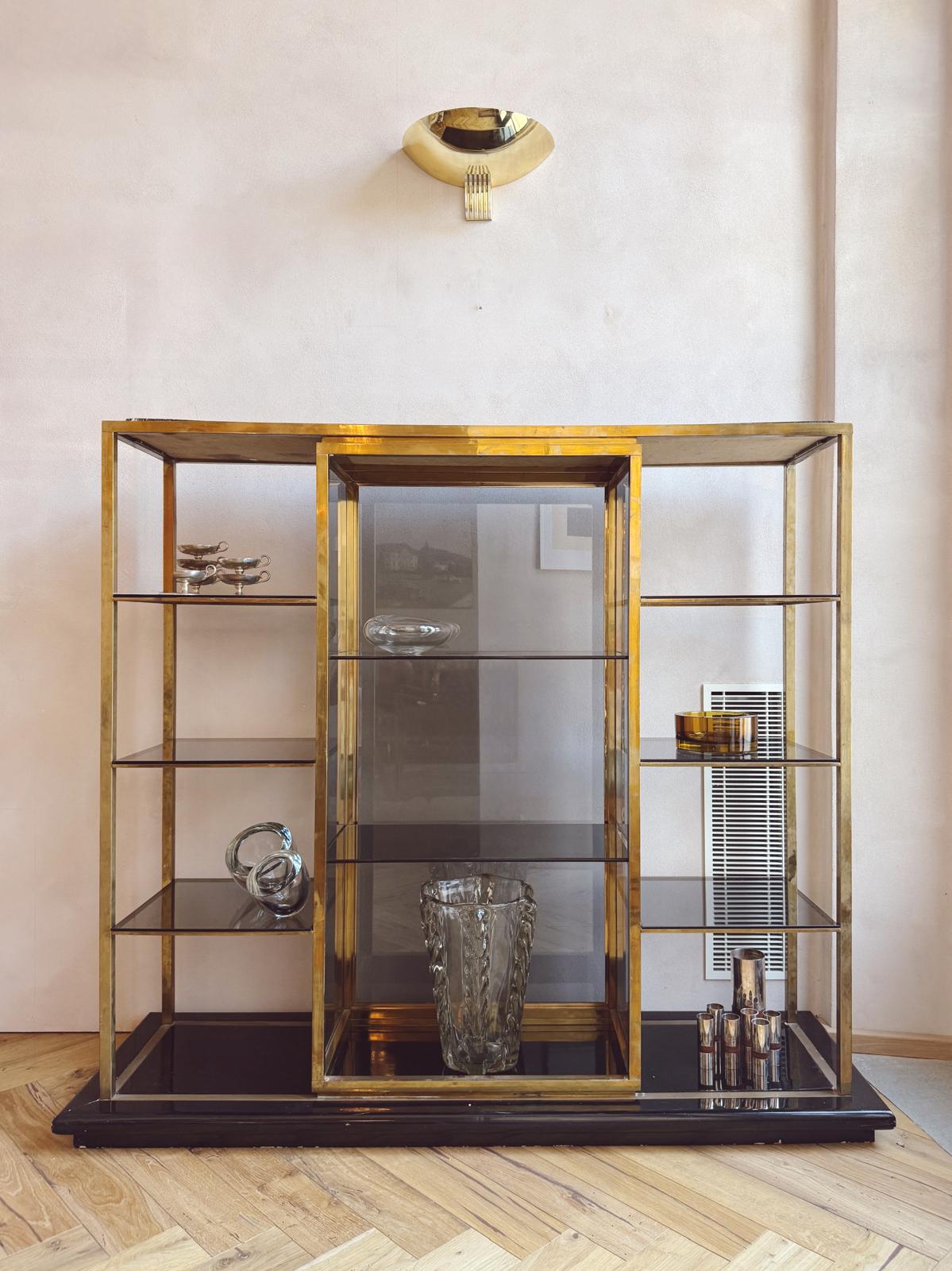 1970s Brass and Glass Italian Display Cabinet
