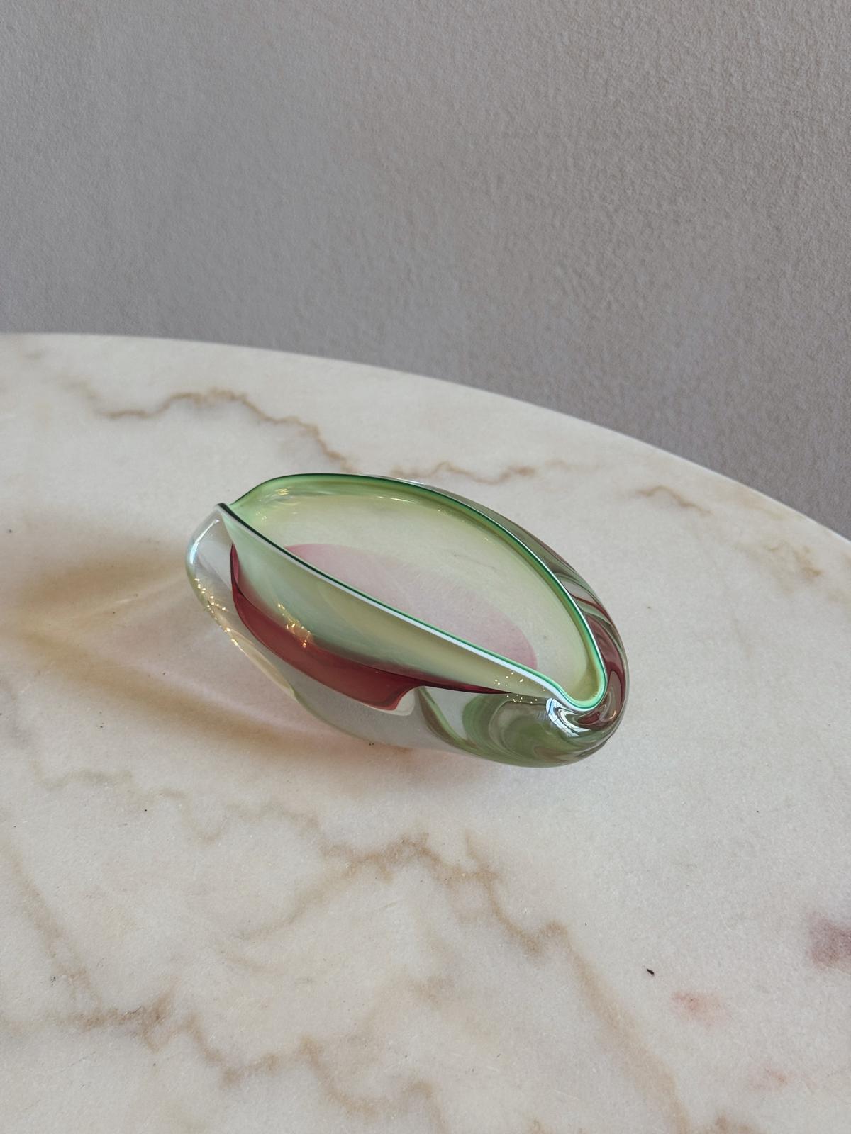 1960s Hand-blown Murano Seguso Pale Green and Pink Bowl