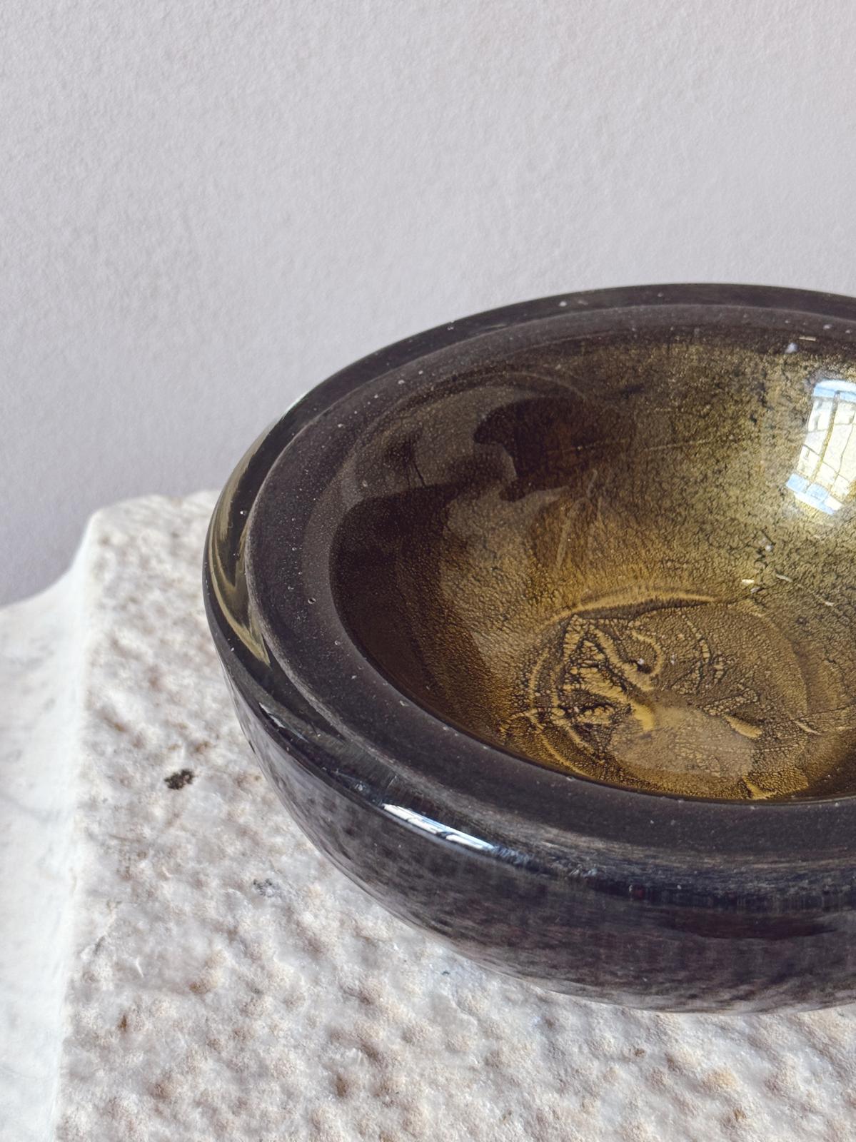 1970s Brown and Gold Murano glass bowl