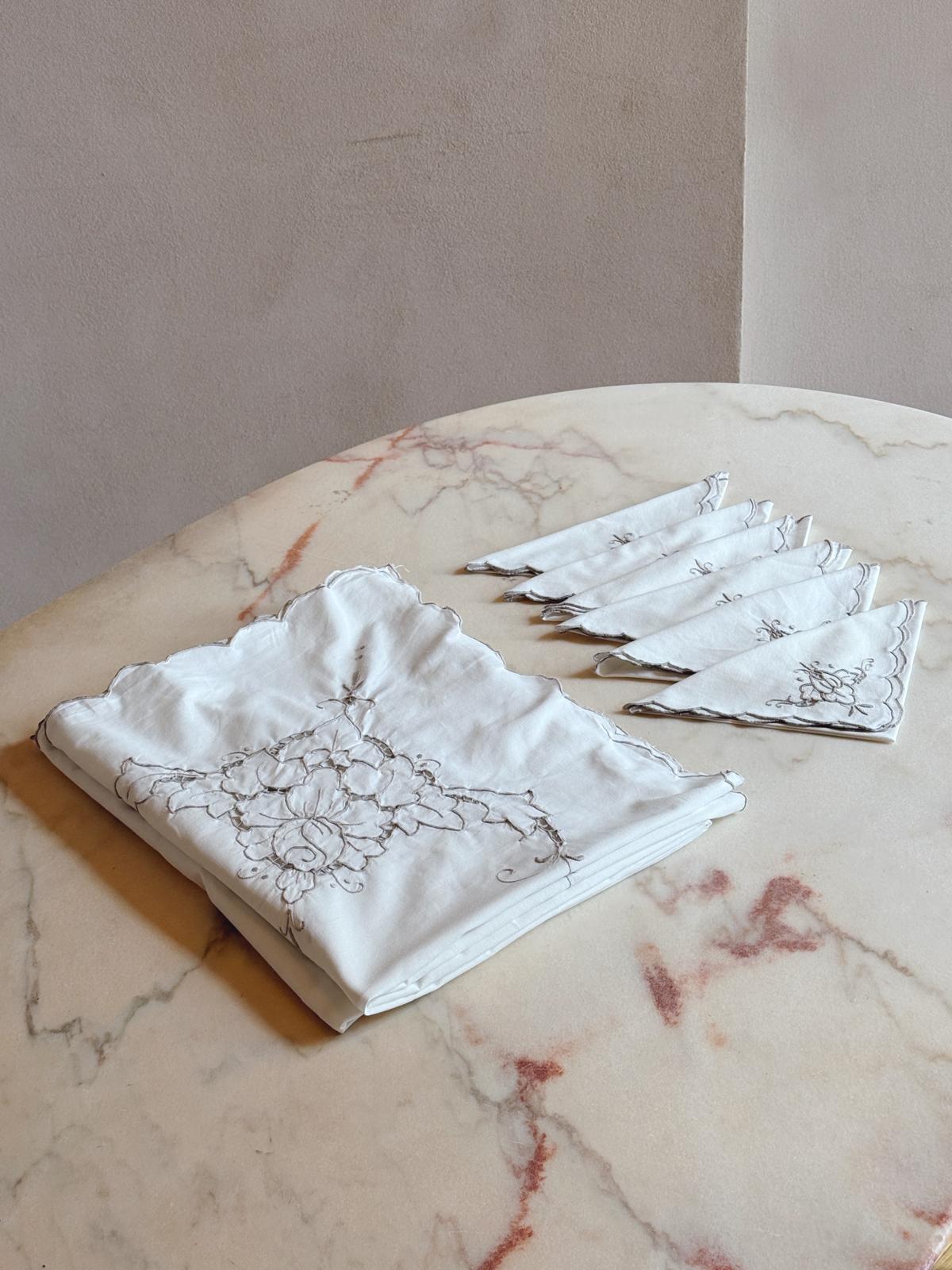 1950s Hand-embroidered Tablecloth with 6 Napkins