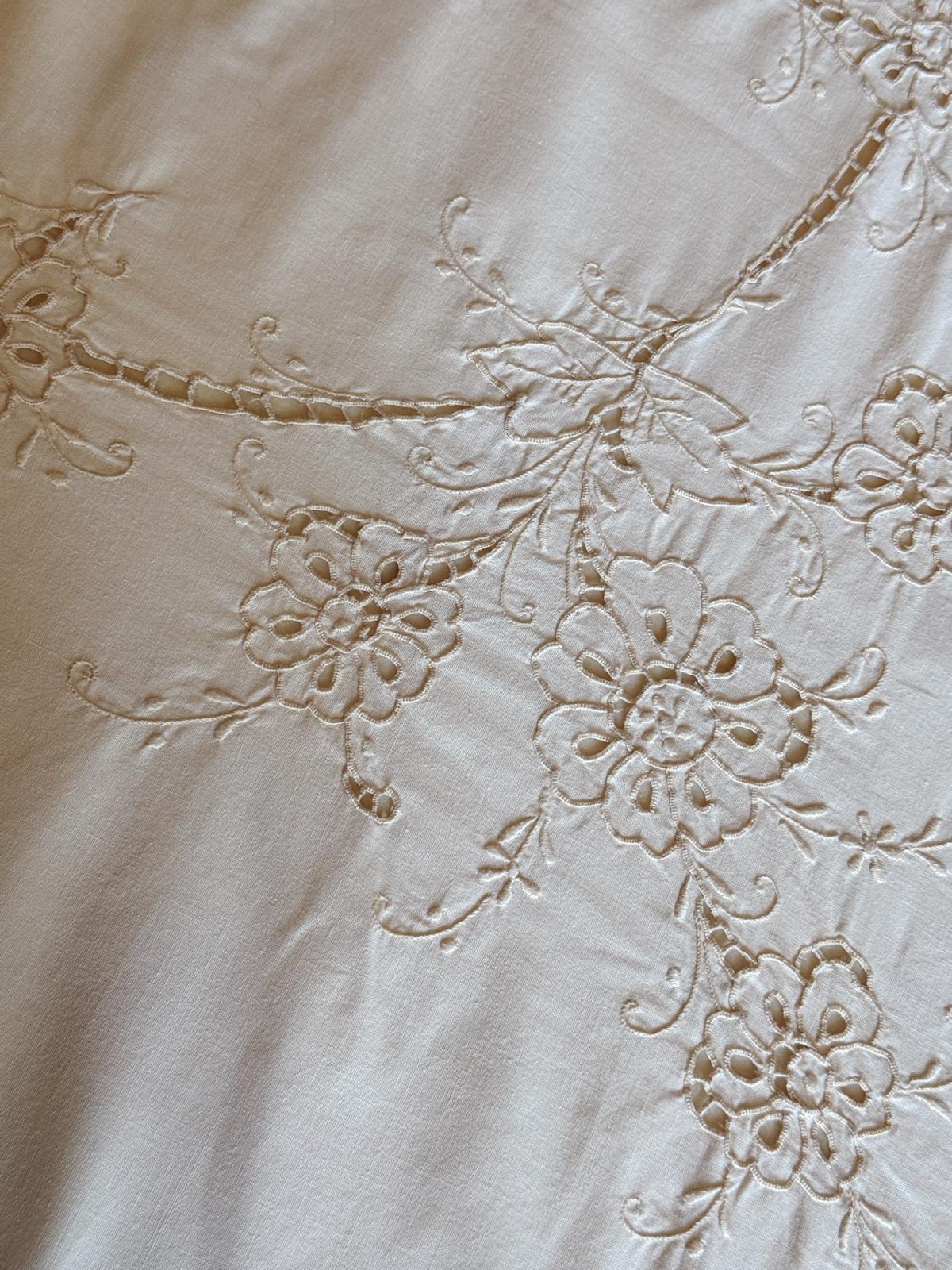 1950s Italian Tablecloth - Hand-embroidered 'ricamo a intaglio' technique