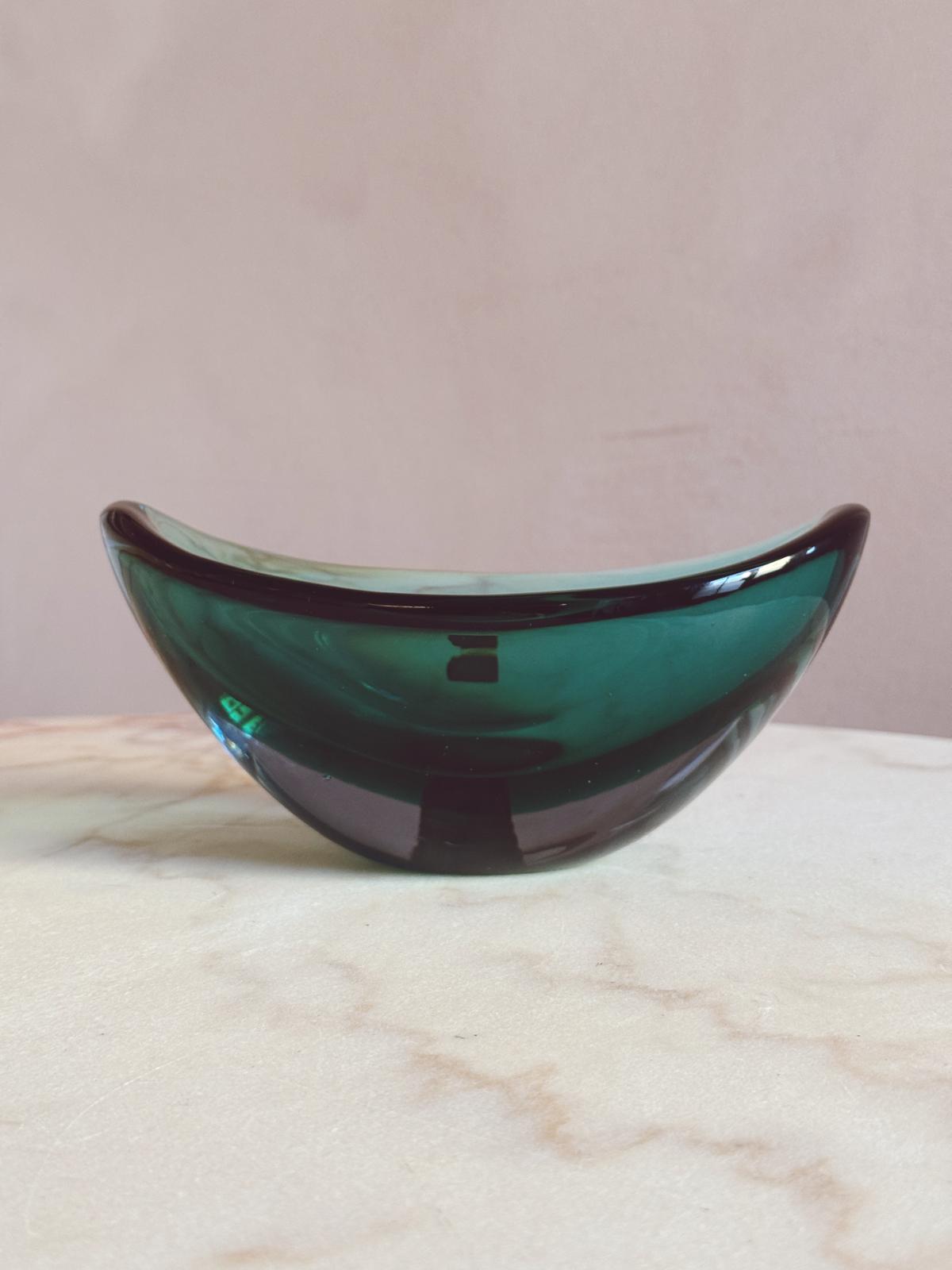 1970s Exceptional Seguso Marine Blue Sommerso Bowl with original Stickers