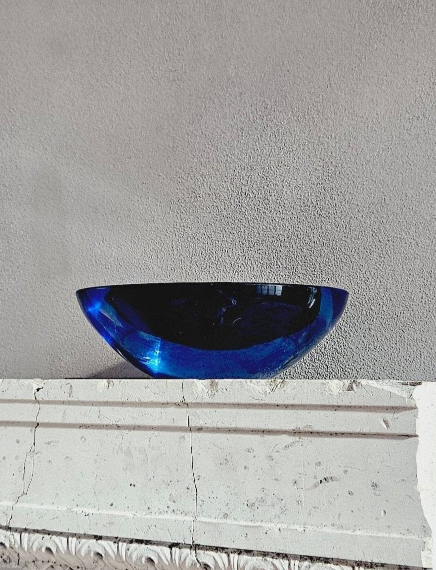 1960s Oval Blue and Purple Flavio Poli Sommerso Bowl