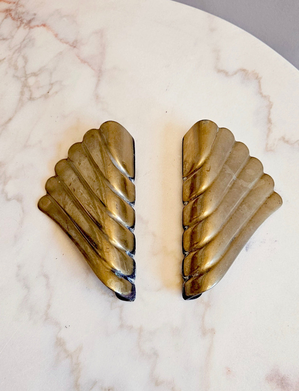 Pair of 1930s Fan-Shaped Brass Double Door Handles