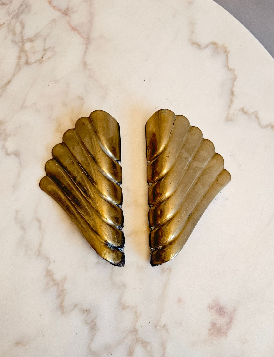 Pair of 1930s Fan-Shaped Brass Double Door Handles