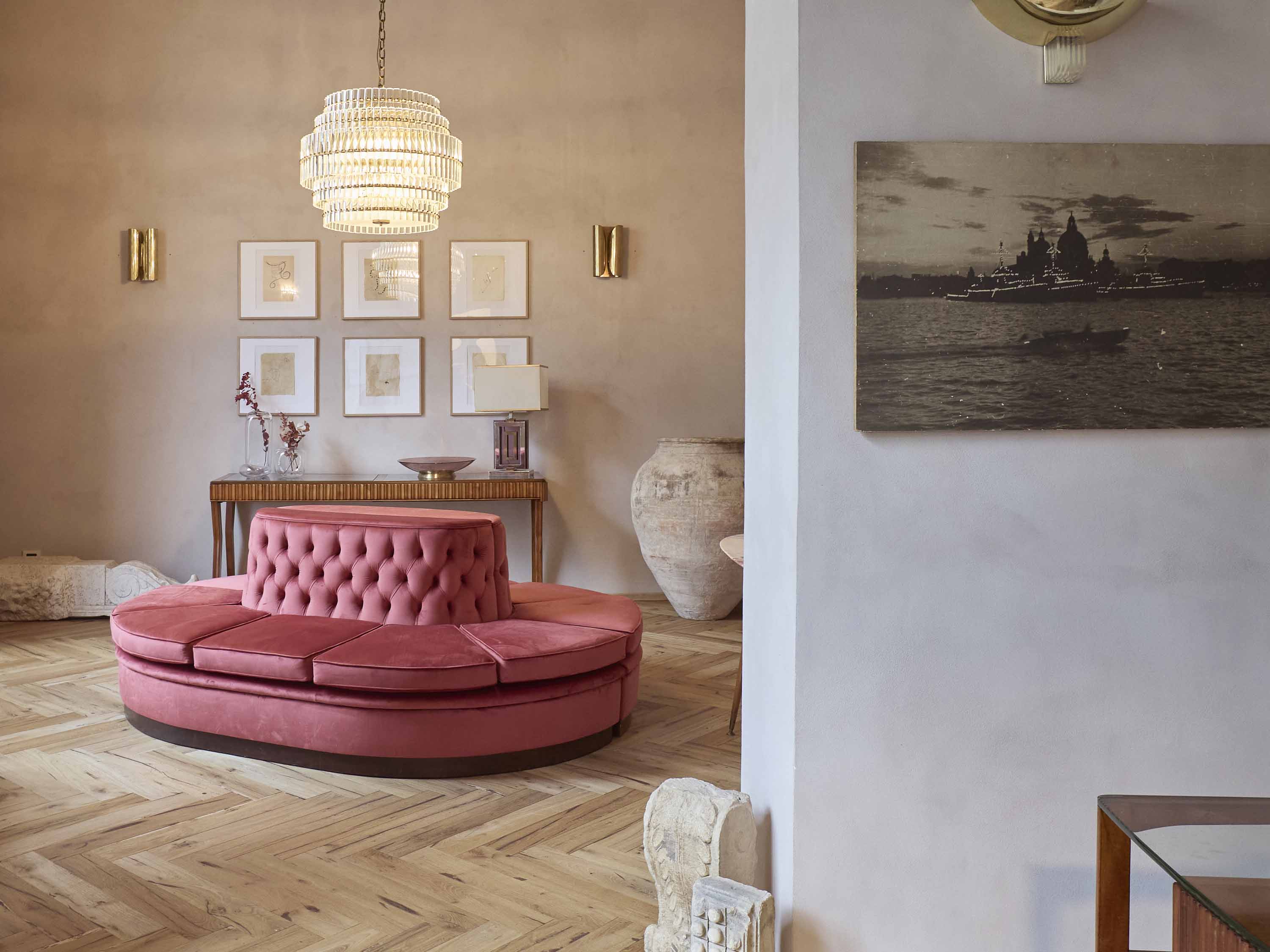 1960s Reupholstered Dusty Pink Velvet 'Palazzo Torta' Sofa