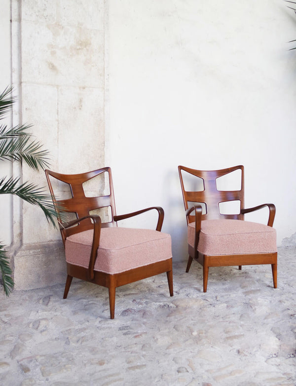 Pair of 1950s Osvaldo Borsani Wooden Armchairs in Pink Boucle