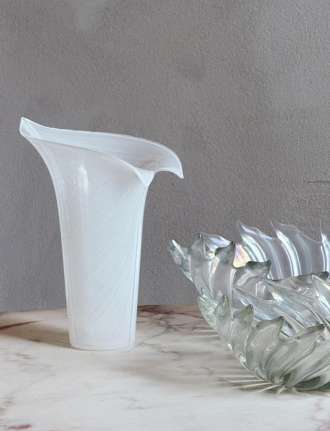 Pair of 1945 Published Ercole Barovier 'Frastgliati' Murano Glass Bowls