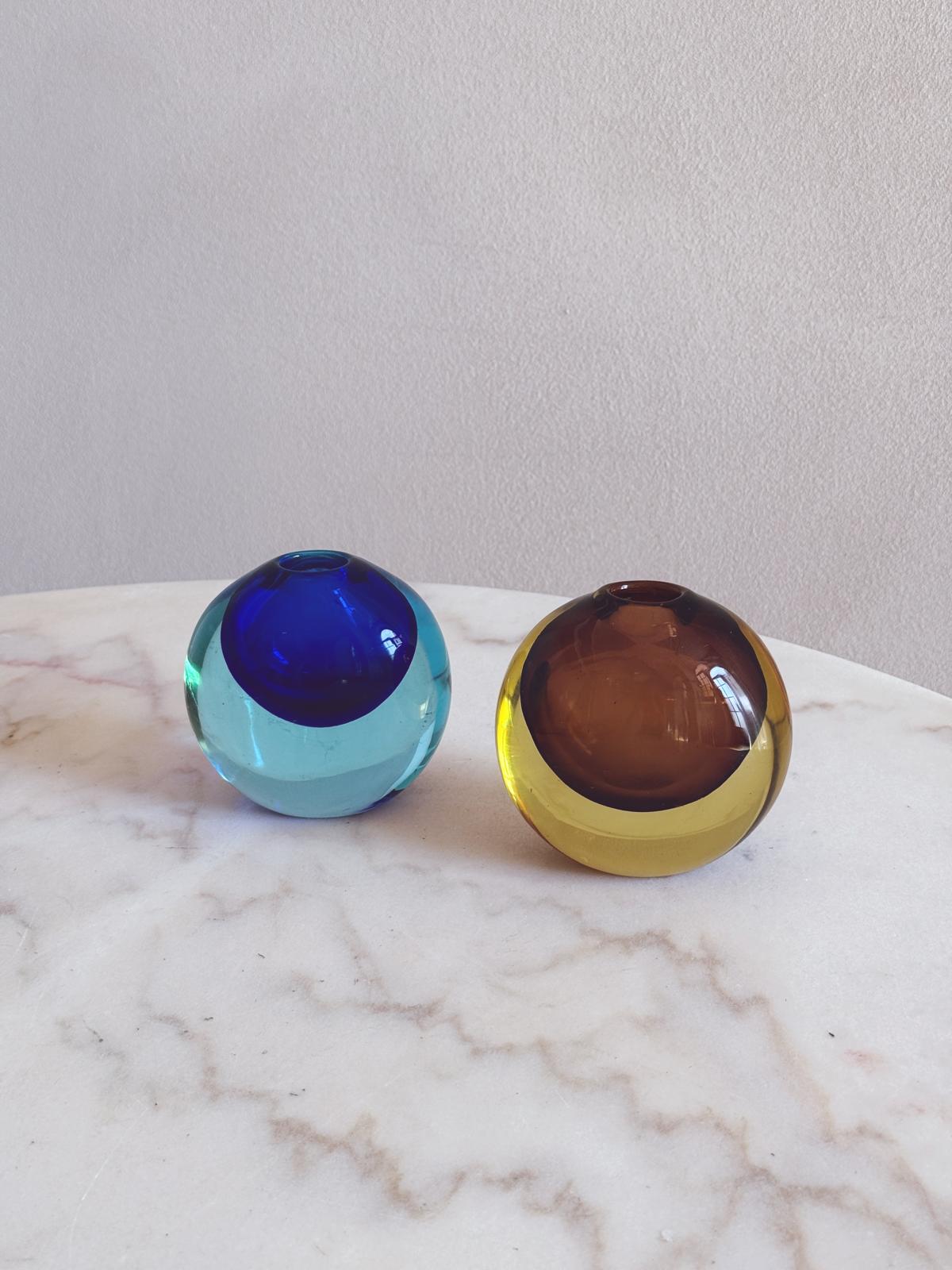 1970s Pair of Flavio Poli round sommerso Vase balls - blue and brown