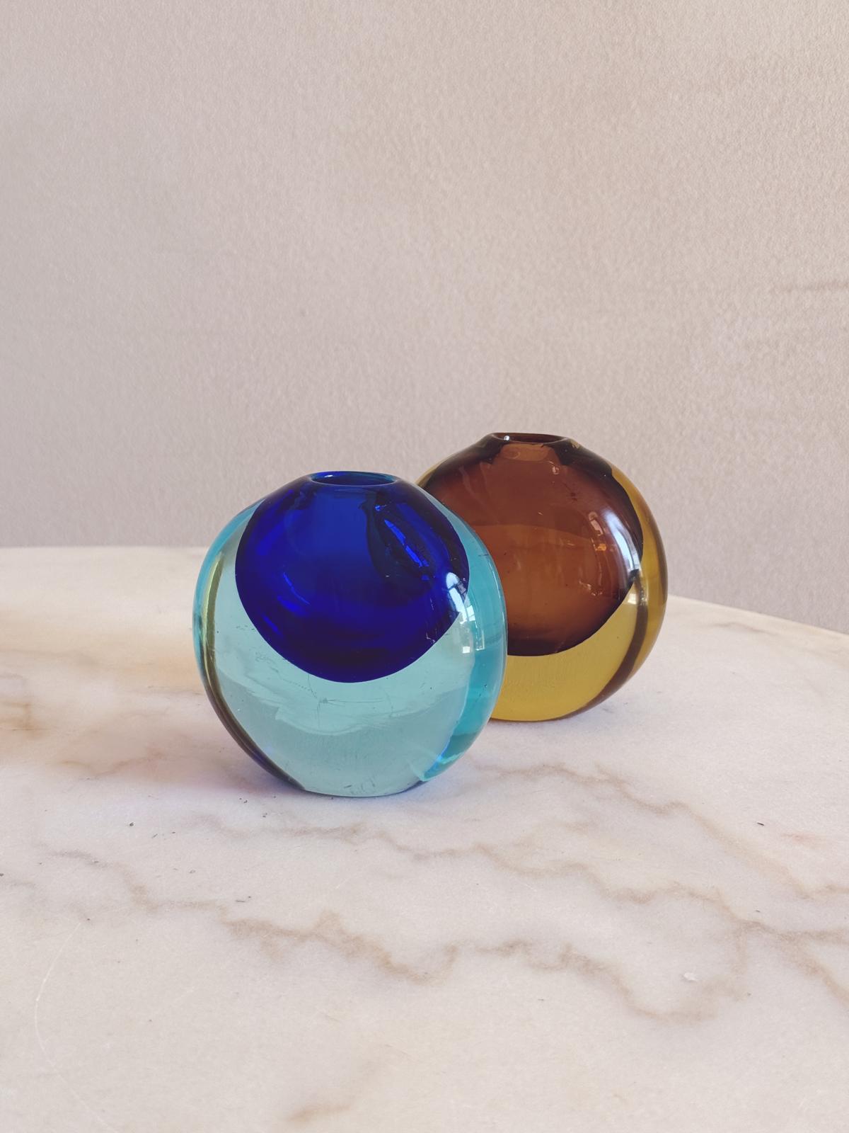 1970s Pair of Flavio Poli round sommerso Vase balls - blue and brown