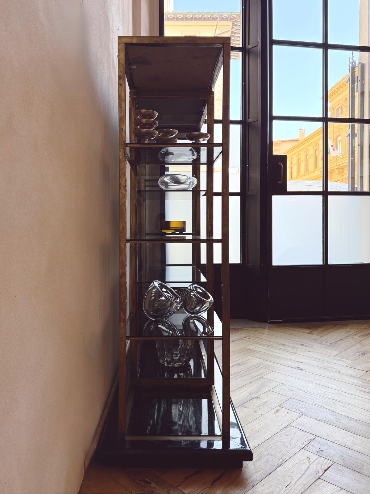 1970s Brass and Glass Italian Display Cabinet