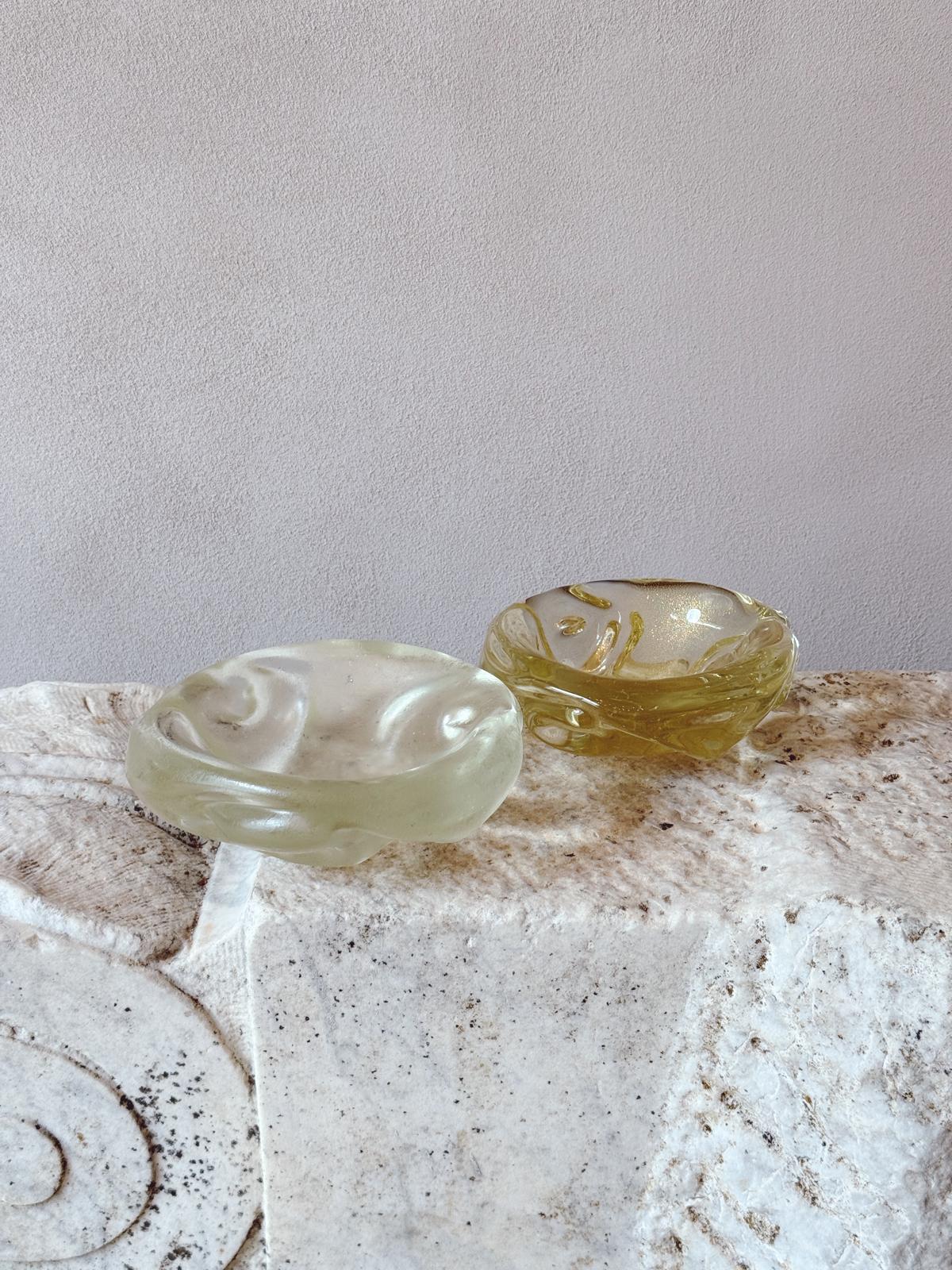 1960s Pair of Murano Glass Bowls in Frosted and Gold Leaf Glass