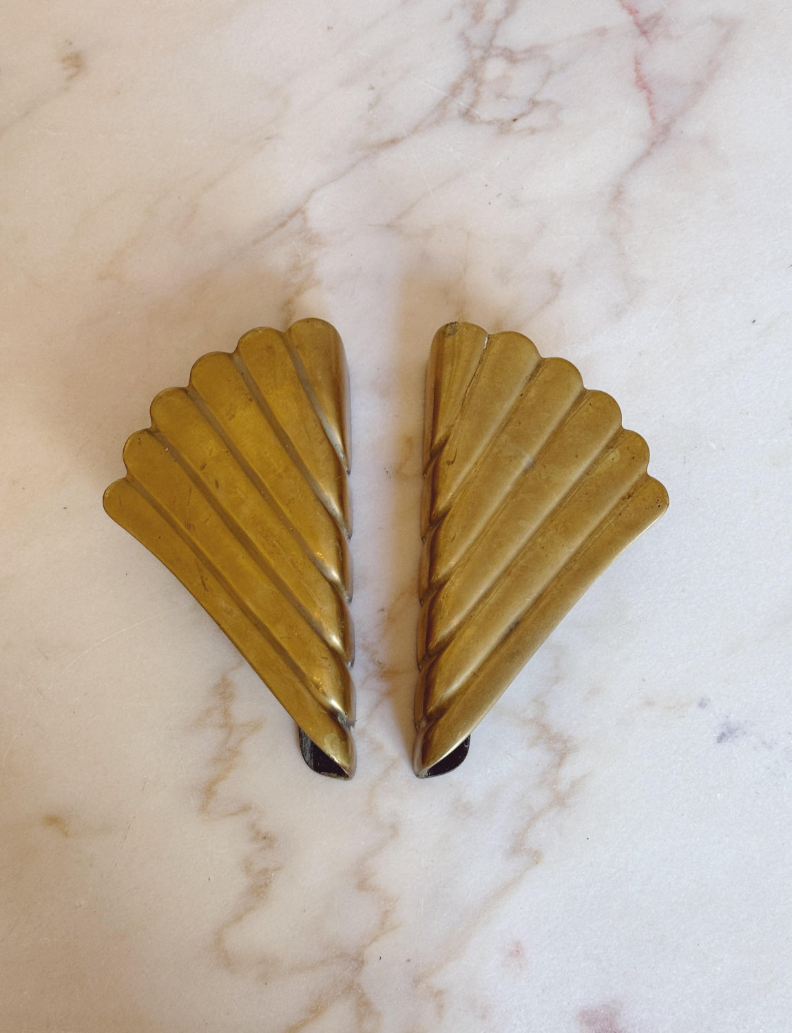 Pair of 1930s Fan-Shaped Brass Double Door Handles