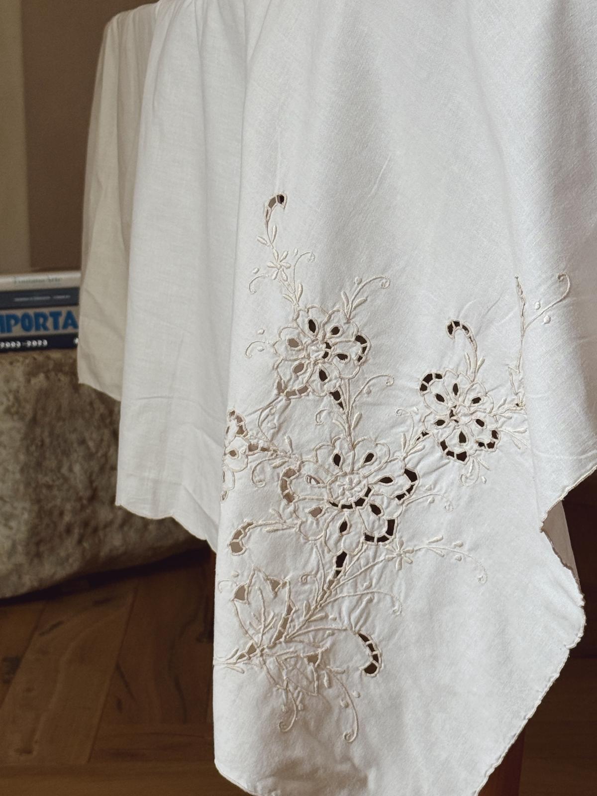1950s Italian Tablecloth - Hand-embroidered 'ricamo a intaglio' technique