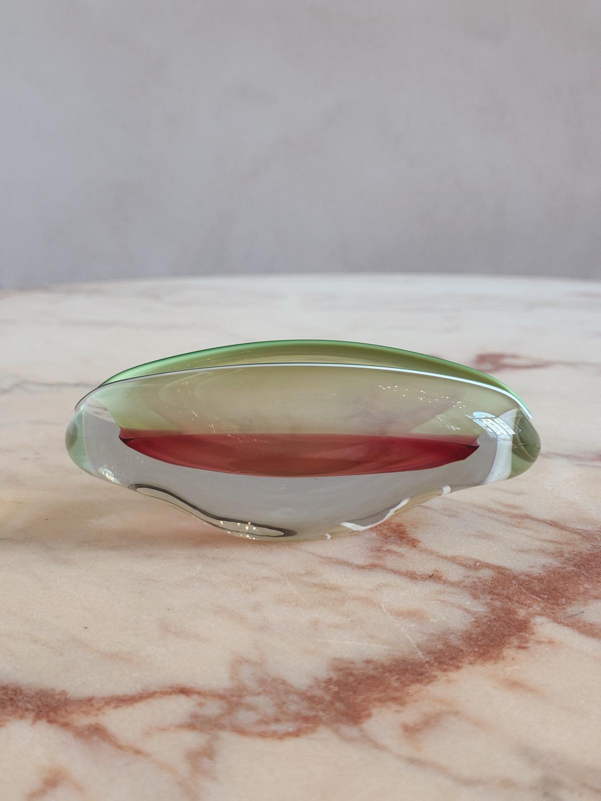1960s Hand-blown Murano Seguso Pale Green and Pink Bowl