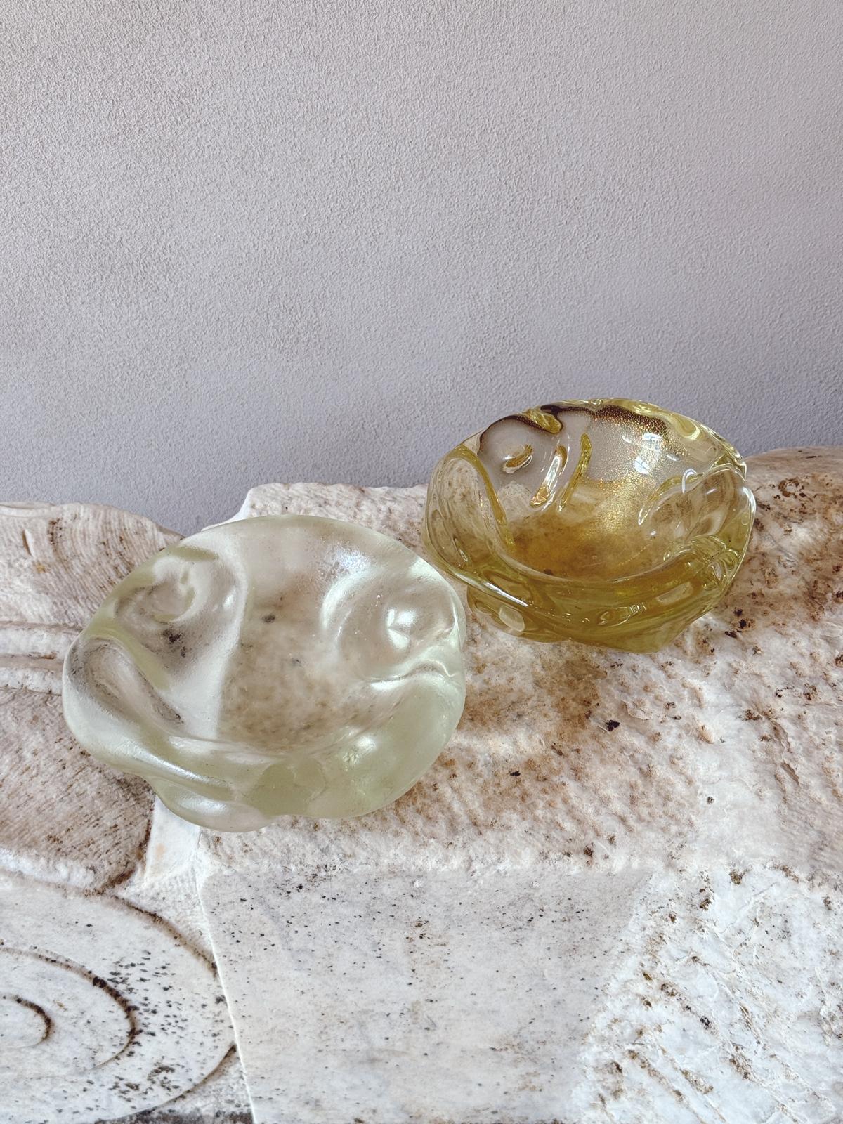 1960s Pair of Murano Glass Bowls in Frosted and Gold Leaf Glass